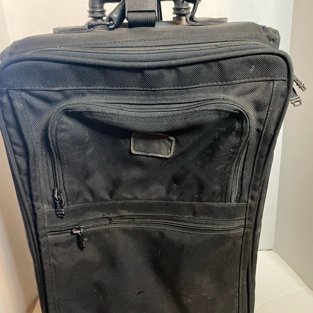 Tumi Alpha 22" Carry On Expandable Traveler Wheeled L… Gem